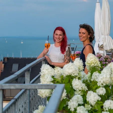 Viva Sky Hotel Constance